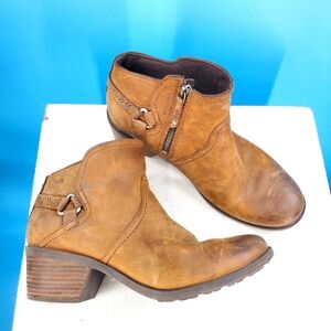 Teva tan leather ankle cowboy boots 11